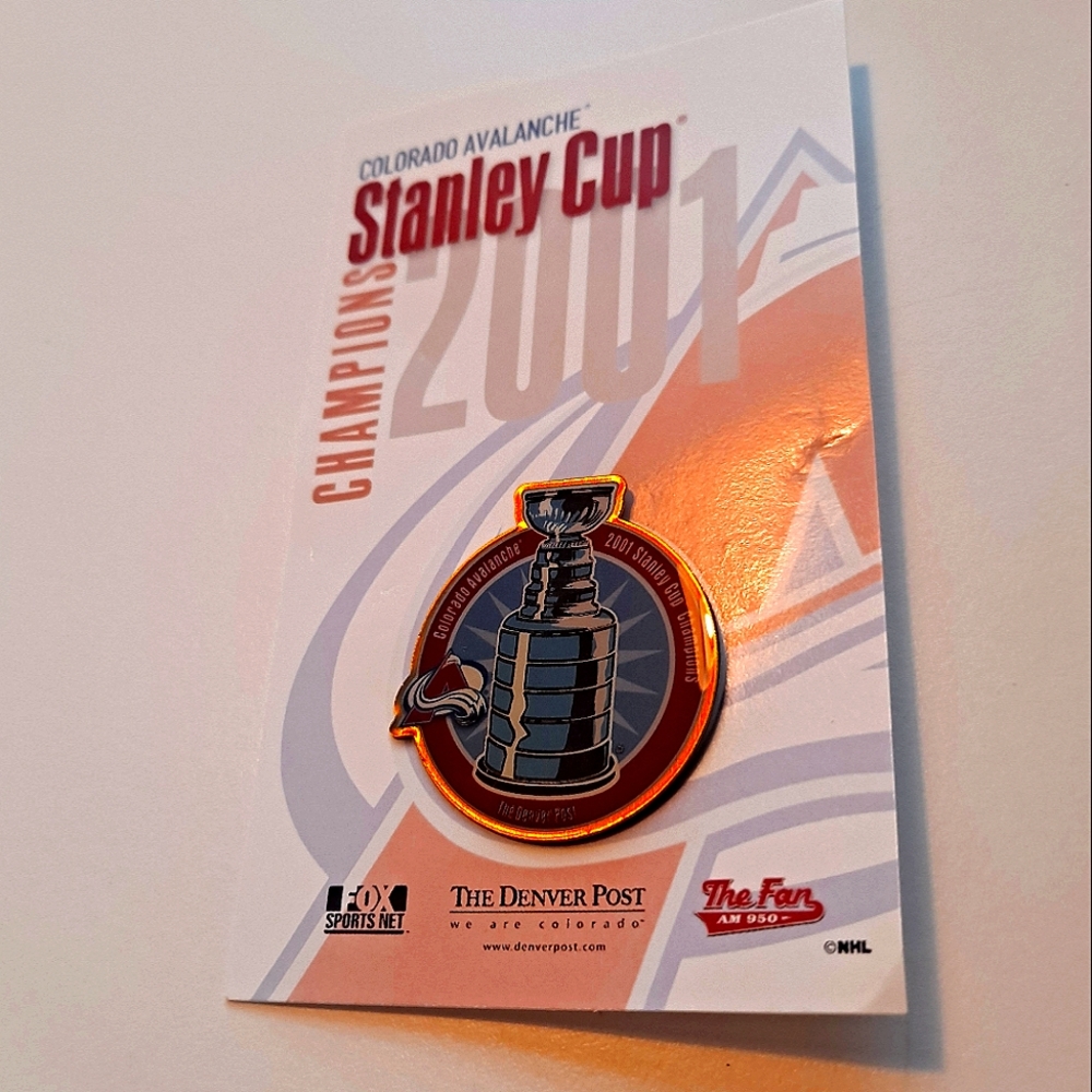 VINTAGE DEADSTOCK Colorado Avalanche 2001 NHL Stanley Cup Enamel Pin
